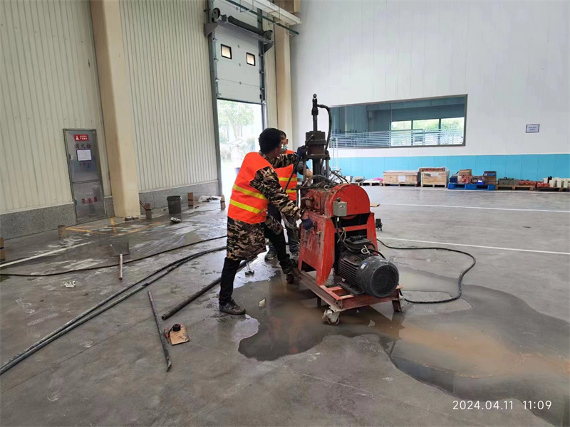 乌兰厂房地面下沉塌陷注浆加固施工